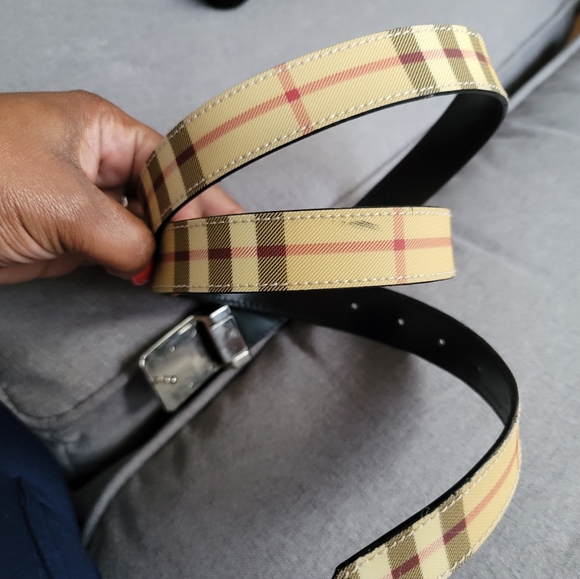 Classic Burberry Belt - Picture 4 of 6